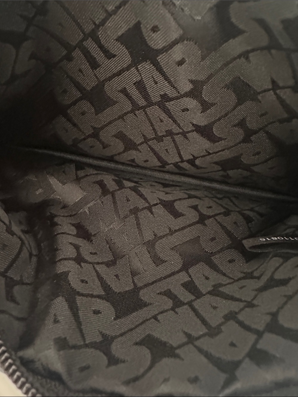 Loungefly Black Patent Star Wars Darth Vader Embossed zipper pouch - Picture 3 of 4